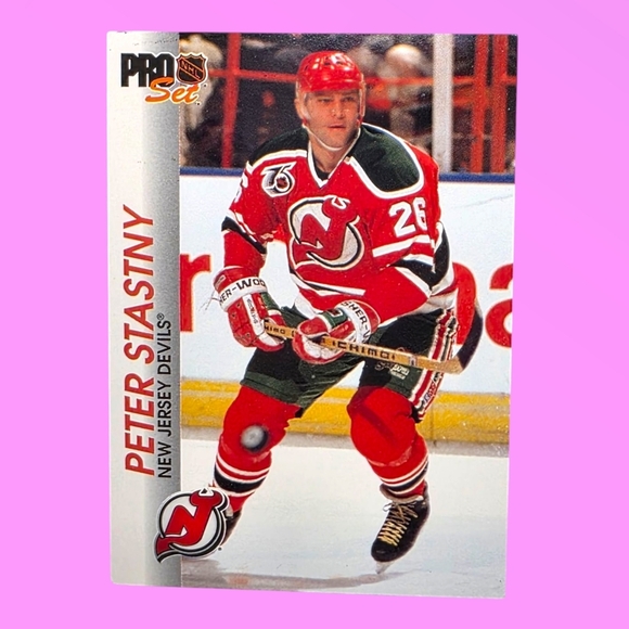 1992-93 NHL Pro Set Peter Stastny New Jersey Devils #100 Hockey Card - Picture 1 of 4